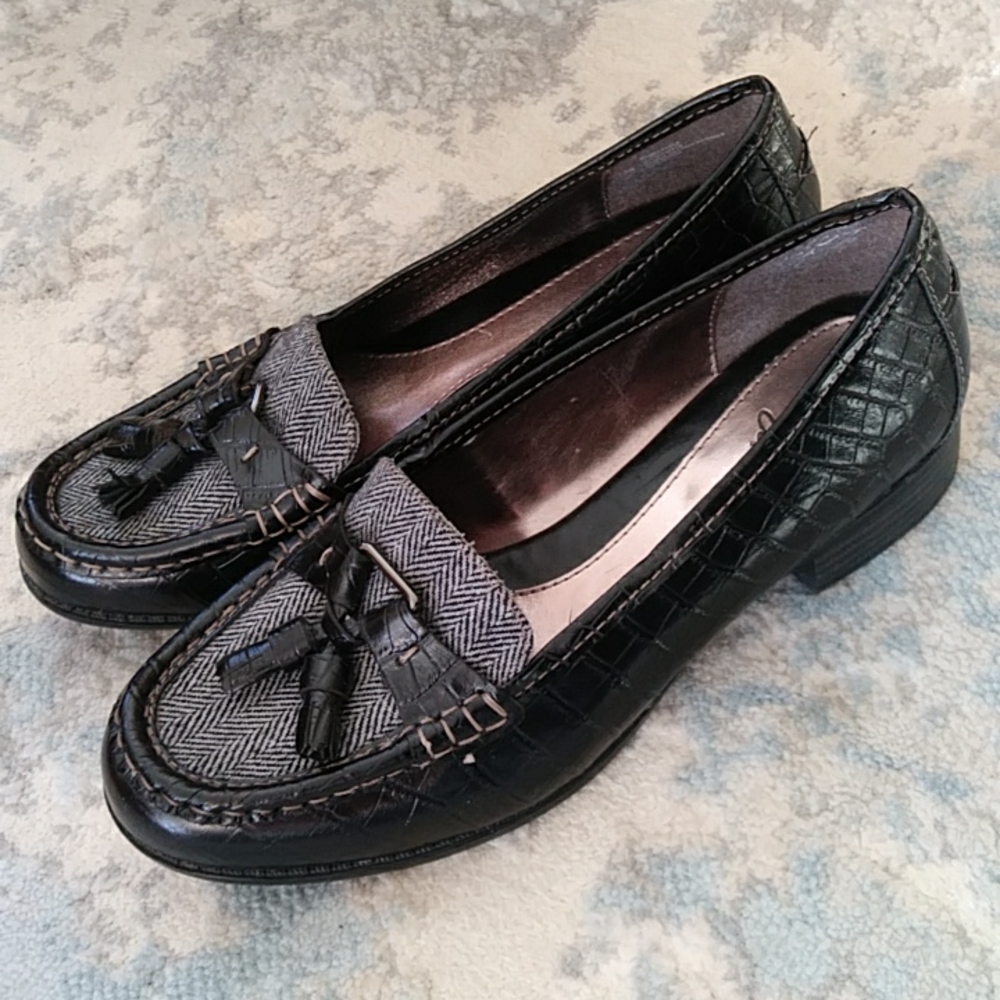 Sofft Faiola leather tassel loafers